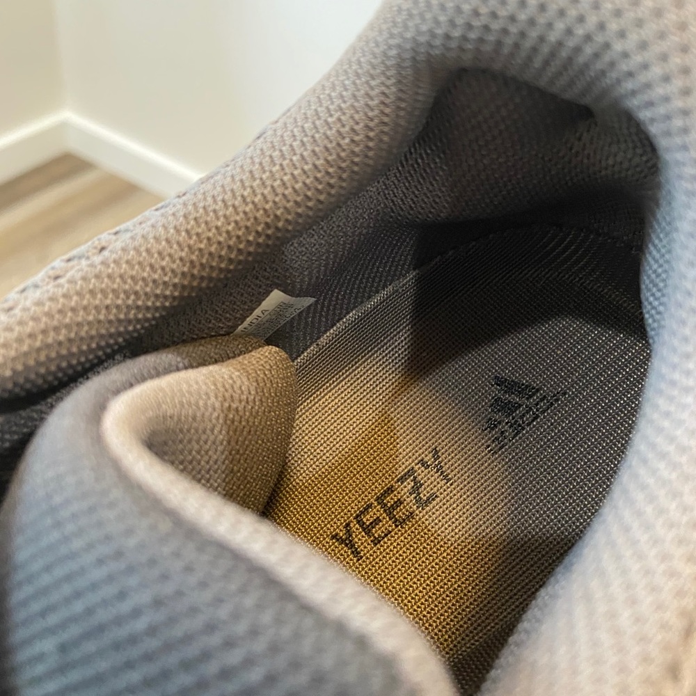 Adidas Yeezy Boost 700 Mauve Mens - Picture 5 of 7